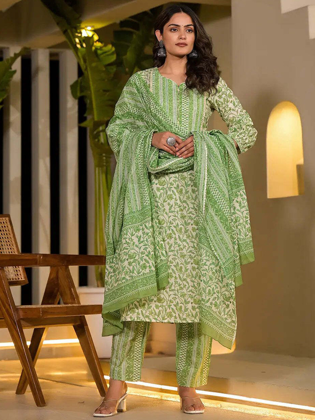 

all about you Women Floral Printed Regular Kurta with Trousers & With Dupatta, Green