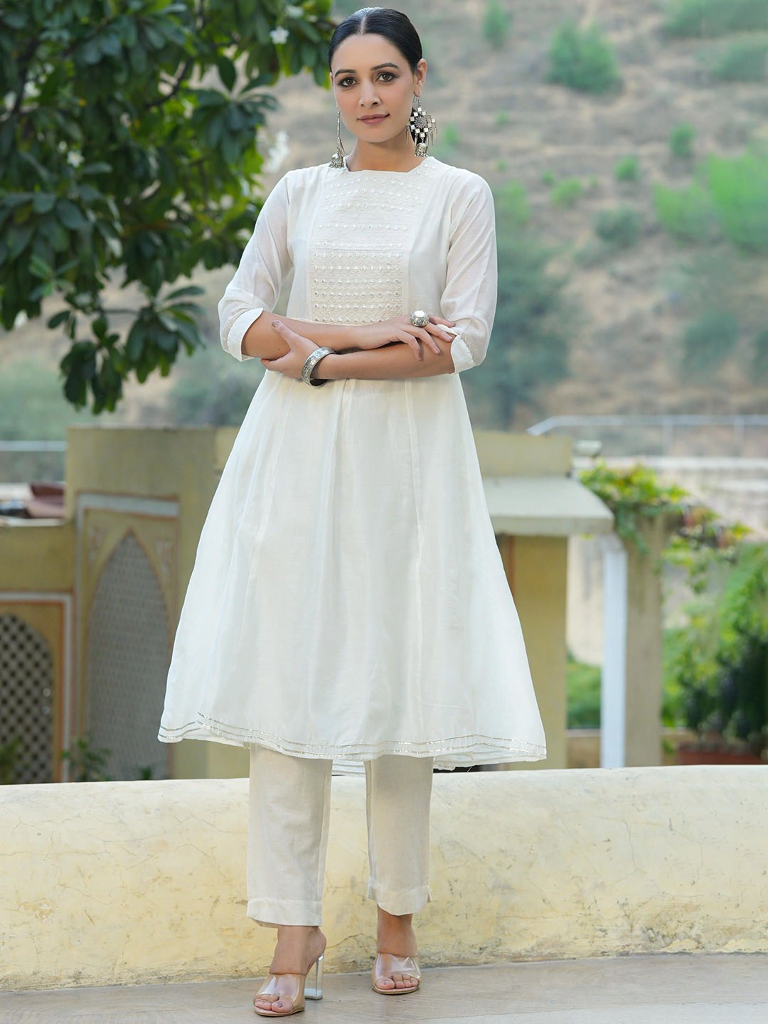 

Juniper Geometric Yoke Design Round Neck Panelled Mirror Work Chanderi Anarkali Kurta, White