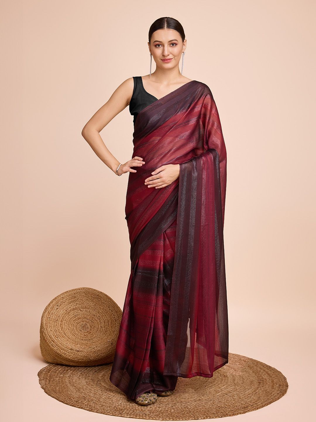 

Rangtulika Ethnics Striped Saree, Red