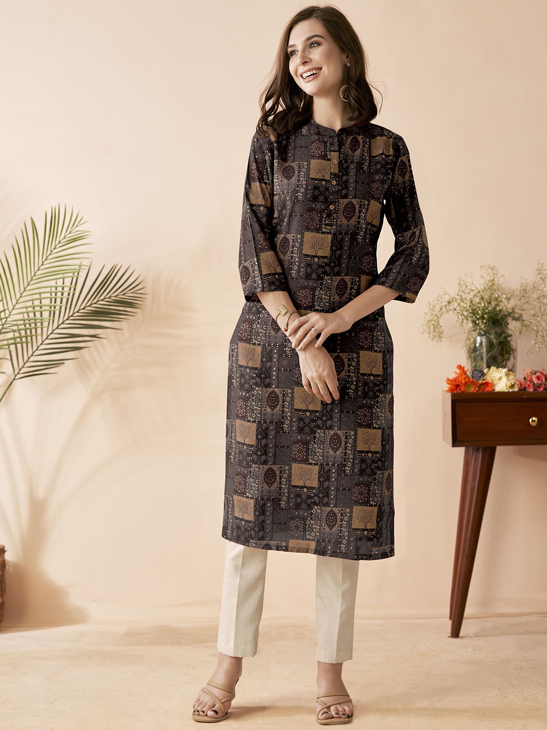 

Anouk Floral Printed Mandarin Collar Three-Quarter Sleeves Straight Kurta, Black