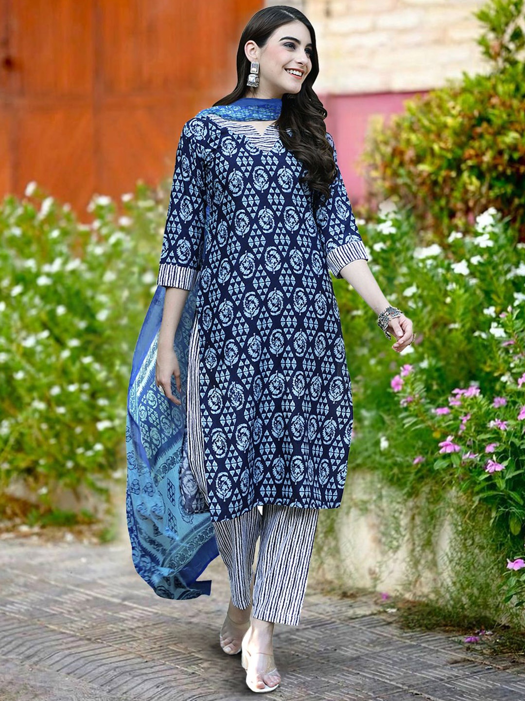 

Moda Rapido Women Ethnic Motifs Printed Regular Pure Cotton Kurta with Trousers & With Dupatta, Blue