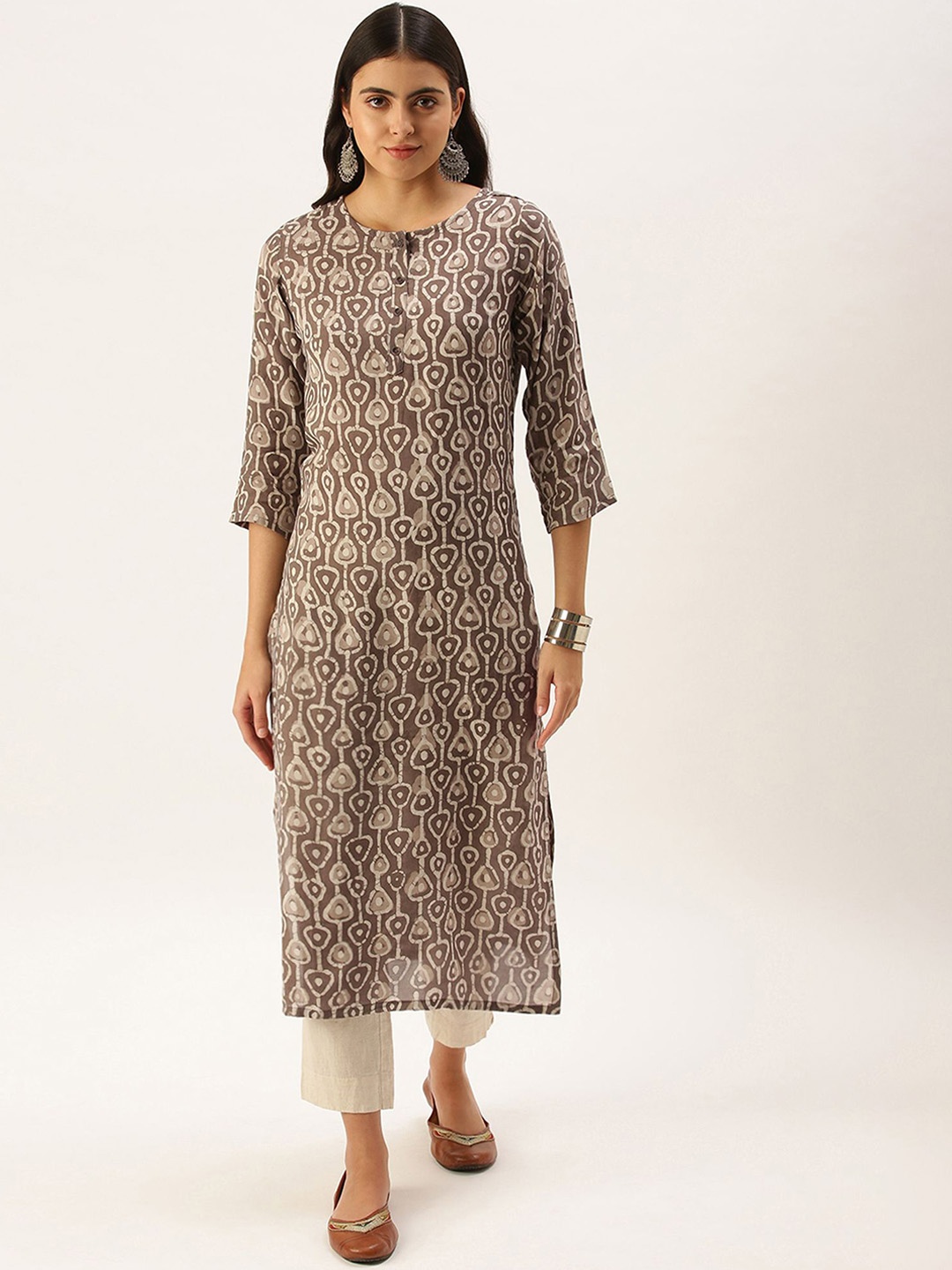 

Fourleaf Ethnic Motifs Printed Round Neck Three-Quarter Sleeves Straight Kurta, Brown