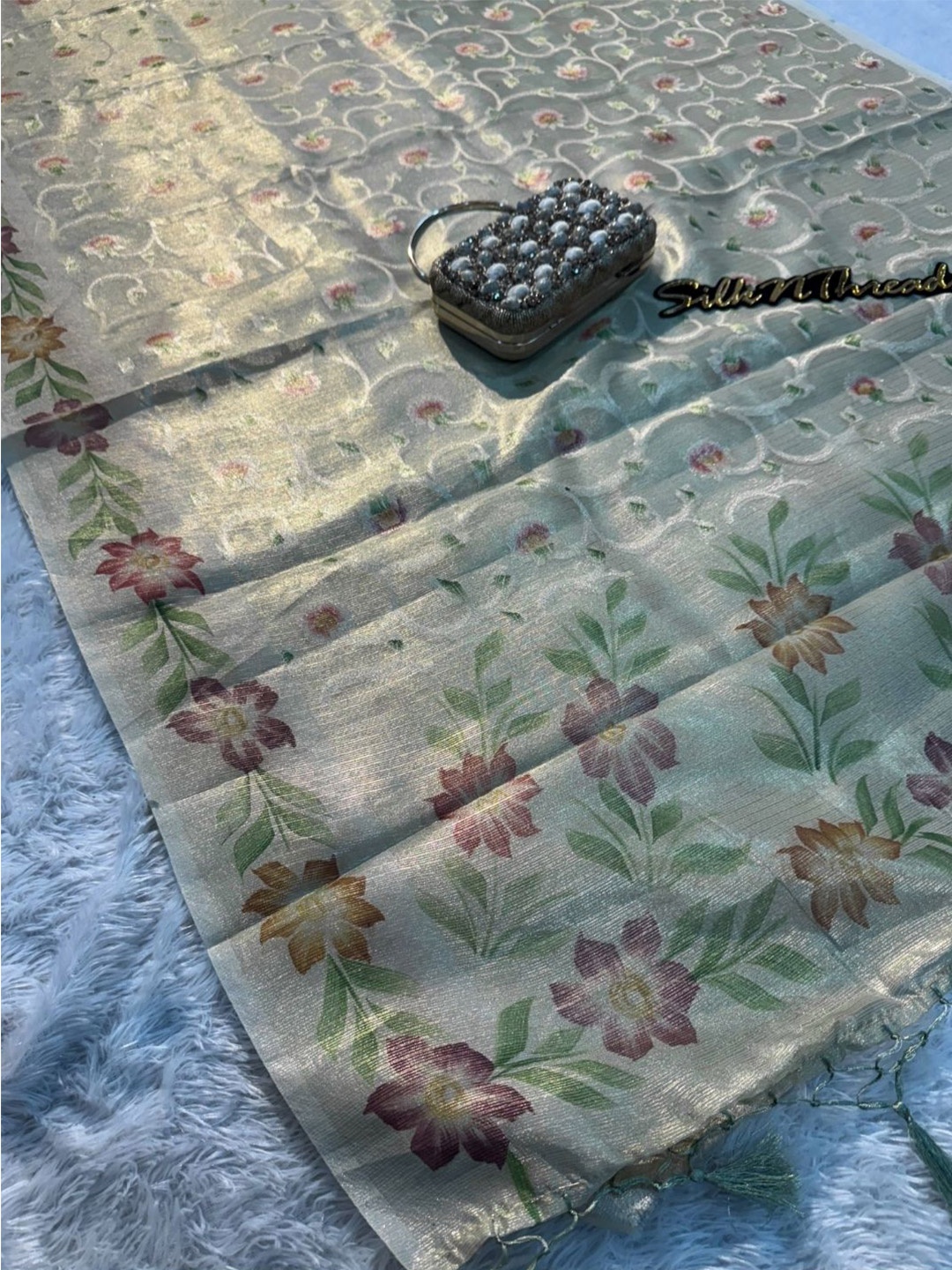 

DIVASTRI Woven Design Zari Tissue Designer Banarasi Saree, Green