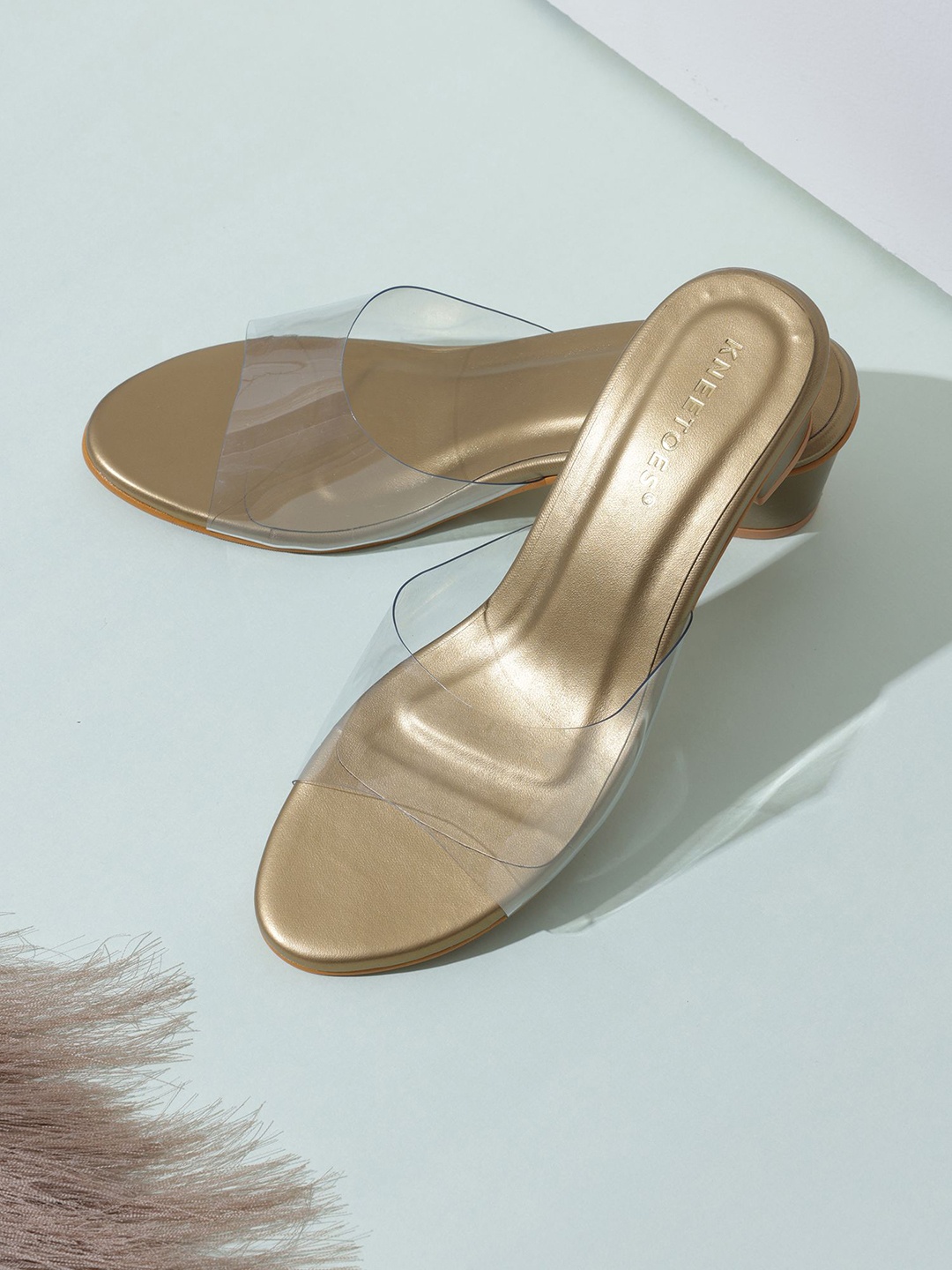 

KNEETOES Women Colourblocked Open Toe Flats, Bronze