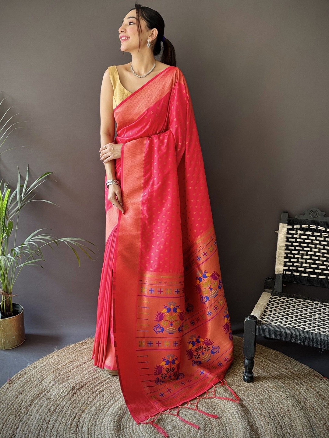 

DIVASTRI Woven Design Zari Silk Blend Paithani Saree, Red