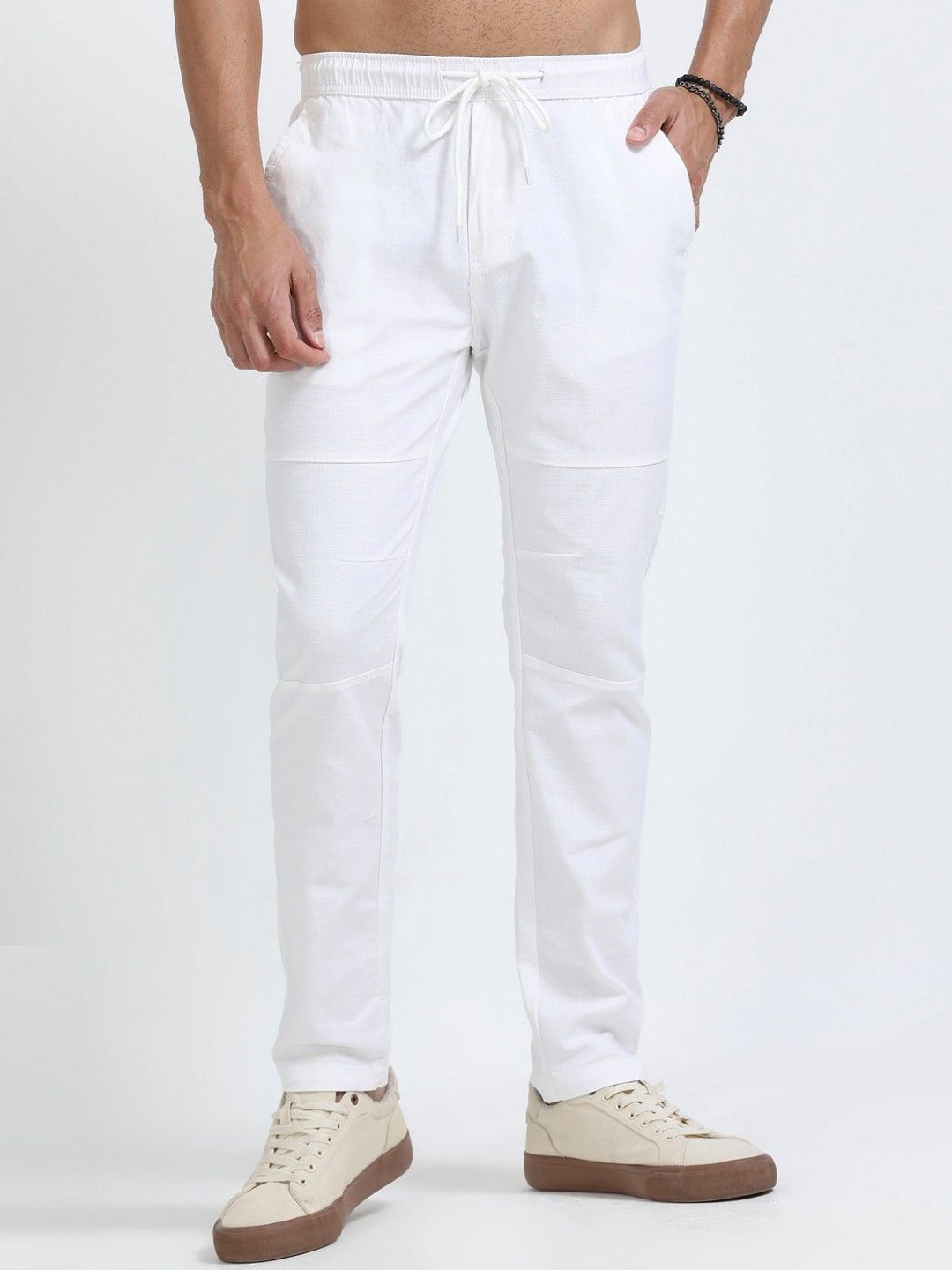 

THE BEETEL HOUSE Men Relaxed Linen Traveller Trousers, White