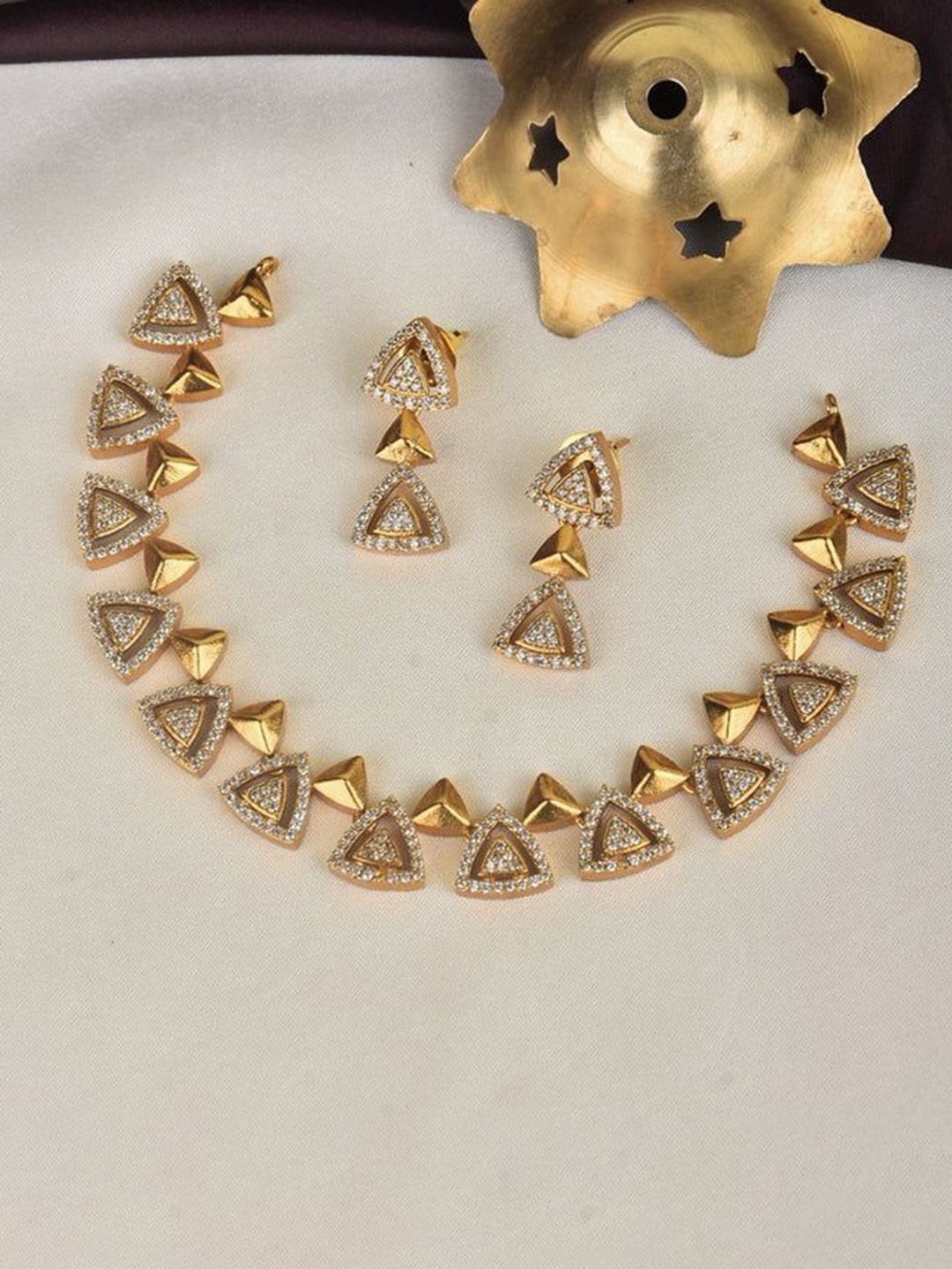 

Rangrozo Jewellery Gold-Plated Artificial Stones Studded Jewellery Set