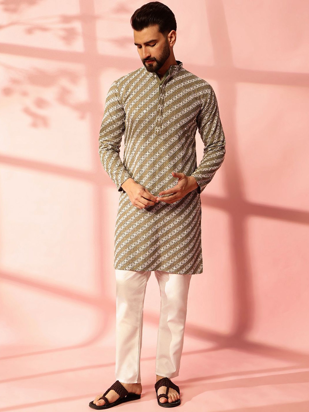 

Anouk Men Embroidered Regular Sequinned Pure Cotton Kurta with Pyjamas, Green