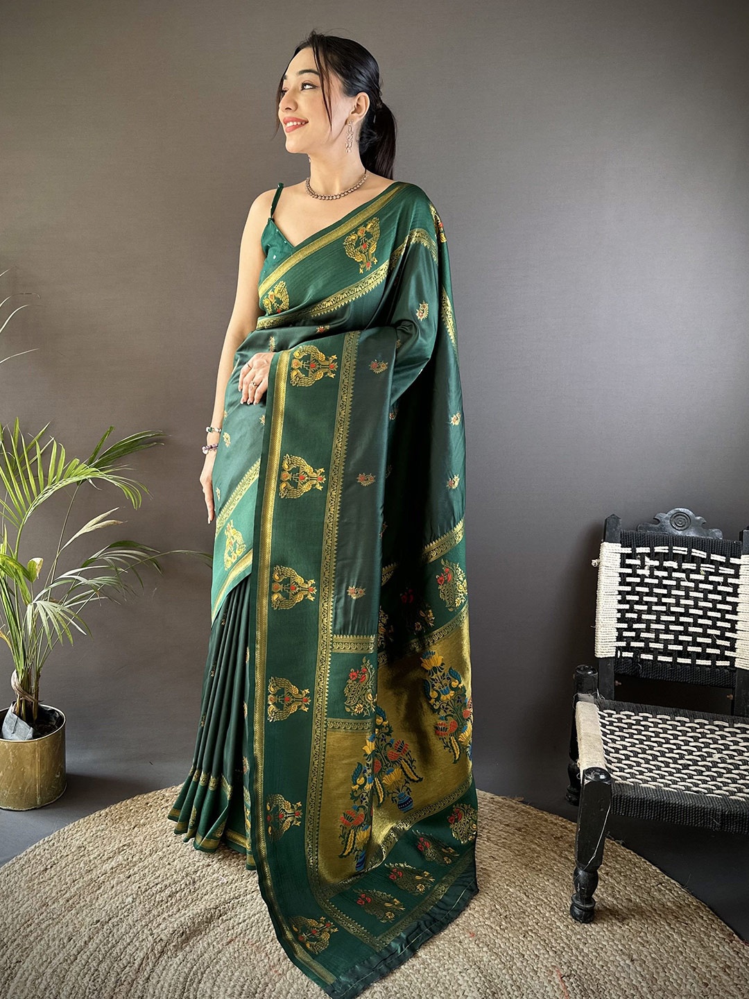 

Panzora Woven Design Zari Silk Blend Paithani Saree, Green