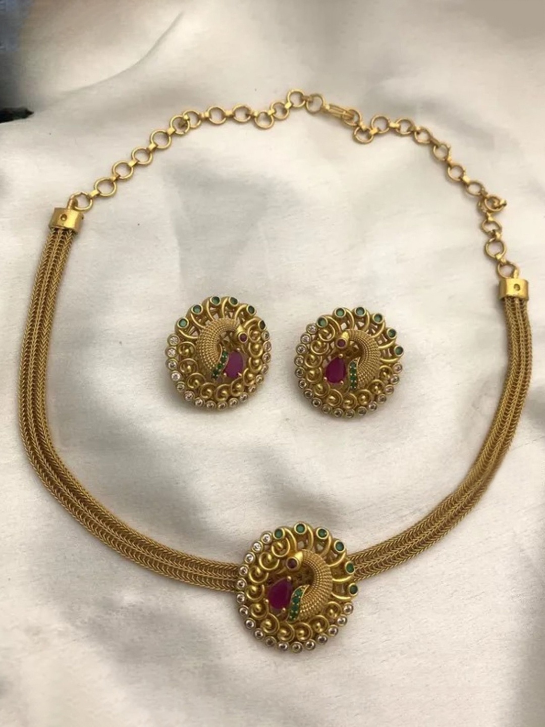 

Rangrozo Jewellery Gold-Plated Stone-Studded Jewellery Set