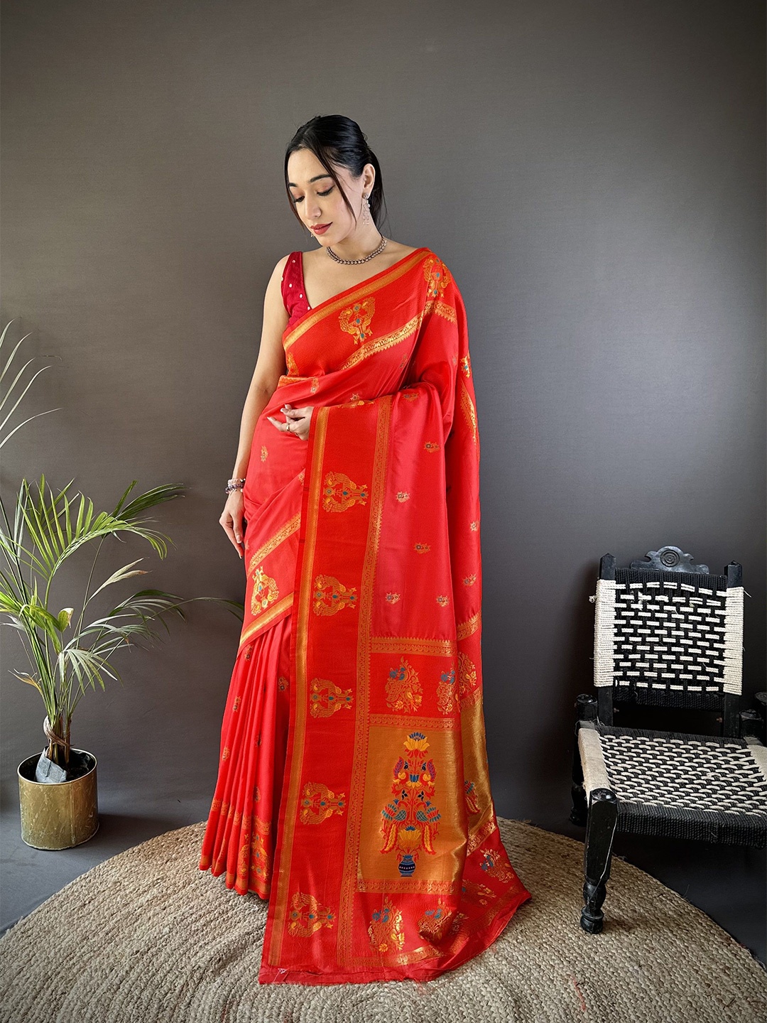 

DIVASTRI Woven Design Zari Silk Blend Paithani Saree, Red