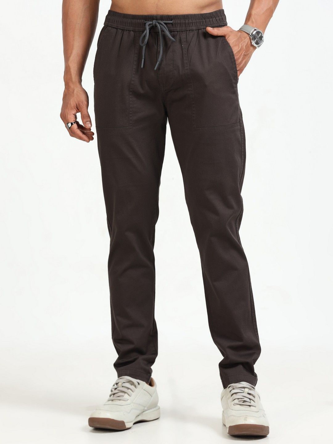 

THE BEETEL HOUSE Men Relaxed Comfy Airport Trousers, Coffee brown