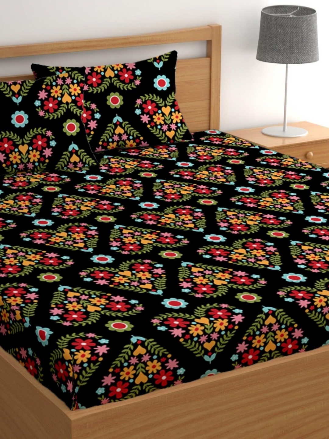 

DECENT HOME Black & Red Floral 220 TC Queen Bedsheet with 2 Pillow Covers