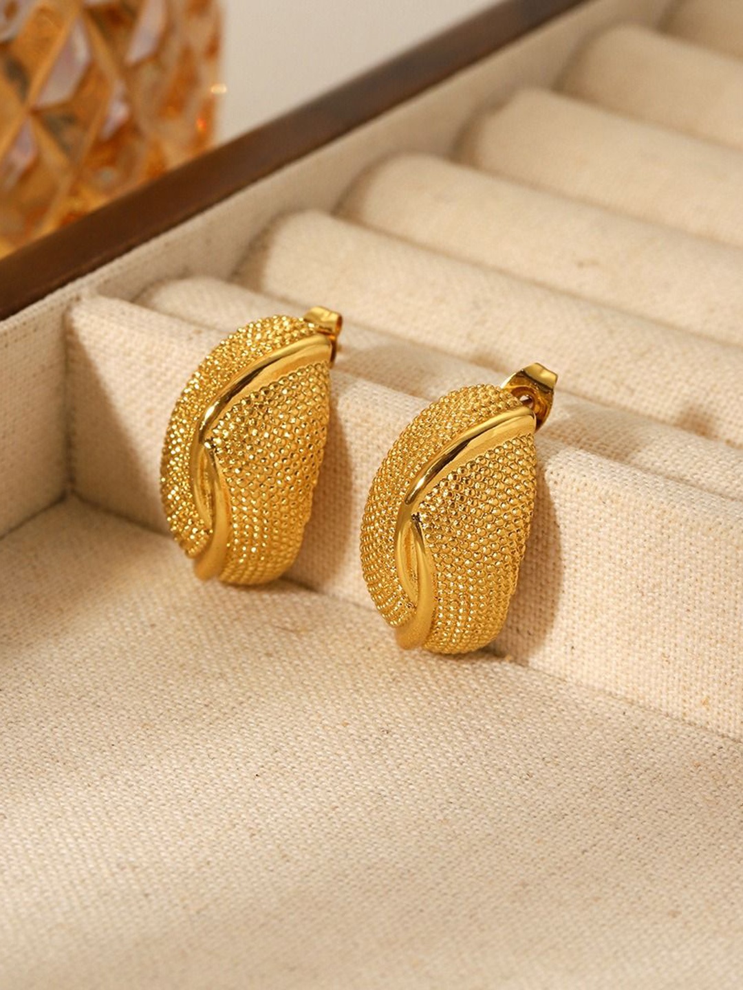 

KRYSTALZ Dainty Stainless Steel Gold-Plated Contemporary Shaped Studs