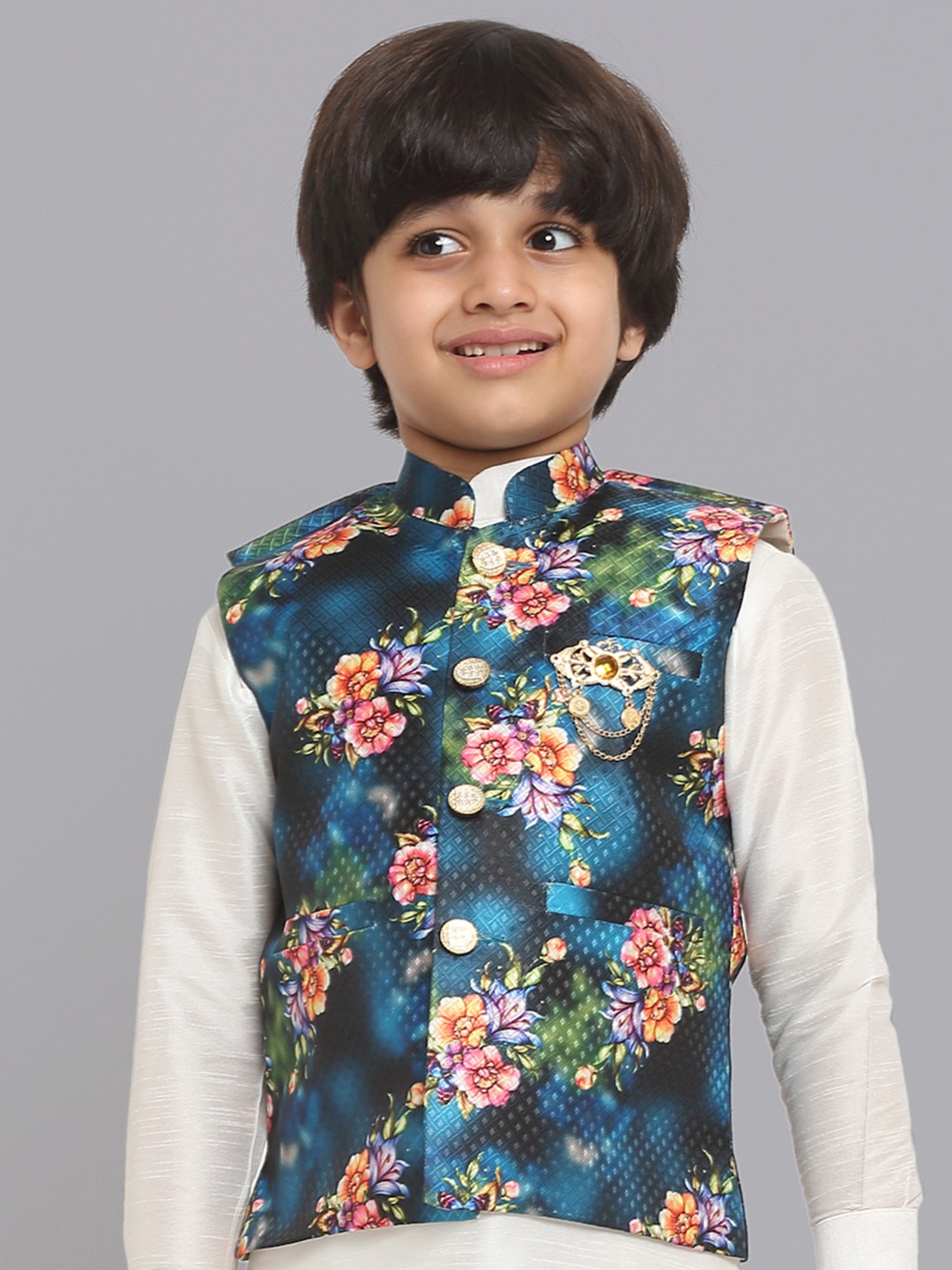 

CENSAL Floral Printed Mandarin Collar Slim-Fit Waistcoat With Brooch, Blue