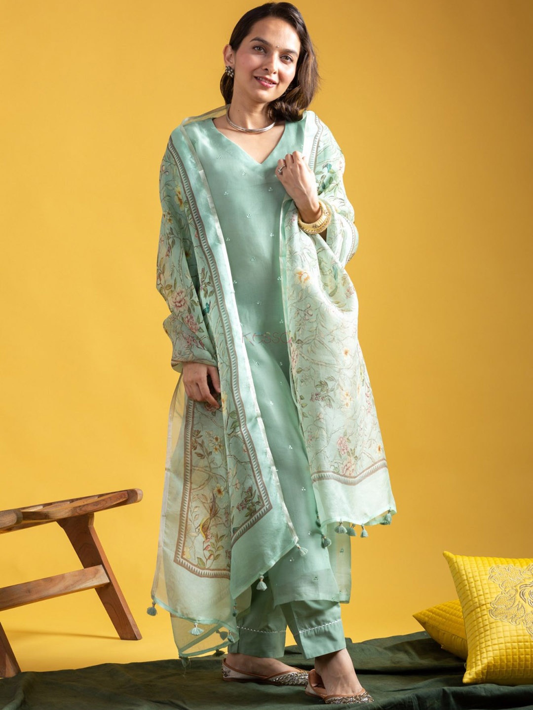 

DIVASTRI Women Ethnic Motifs Embroidered Regular Sequinned Chanderi Silk Kurta with Trousers & With Dupatta, Green