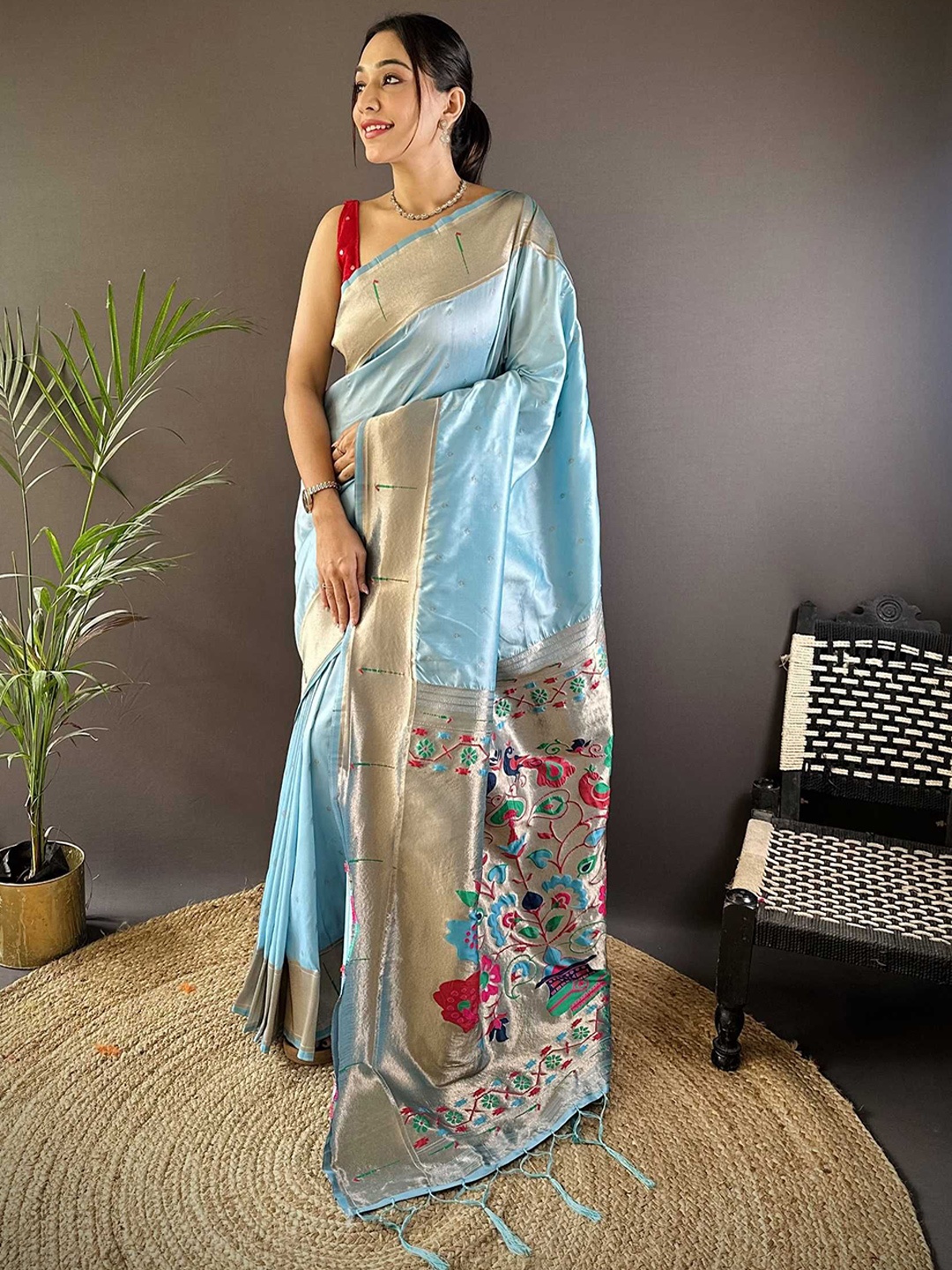 

DIVASTRI Woven Design Zari Silk Blend Paithani Saree, Blue