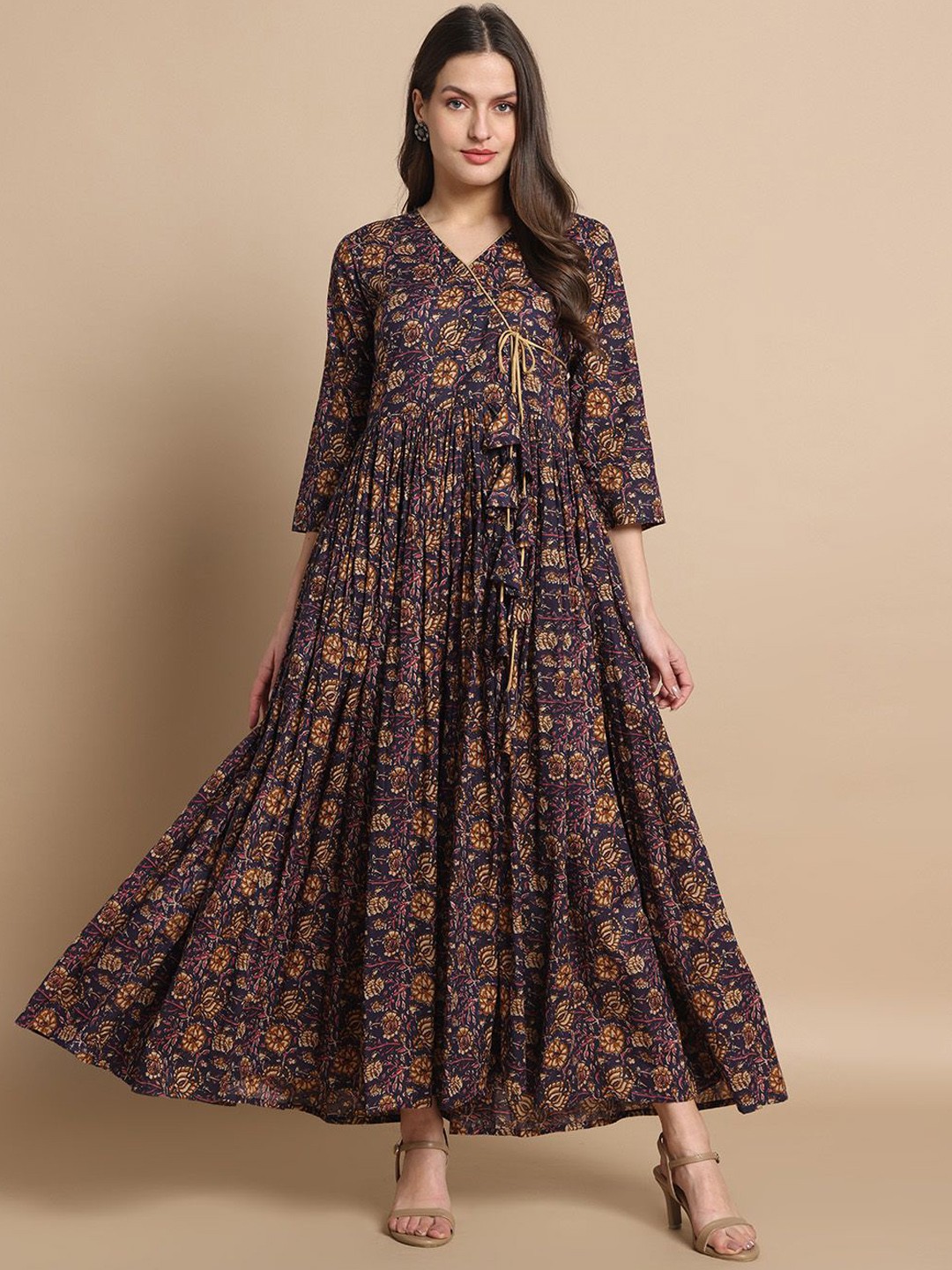 

Gujari Women Floral Printed Sequinned Anarkali Kurta, Navy blue
