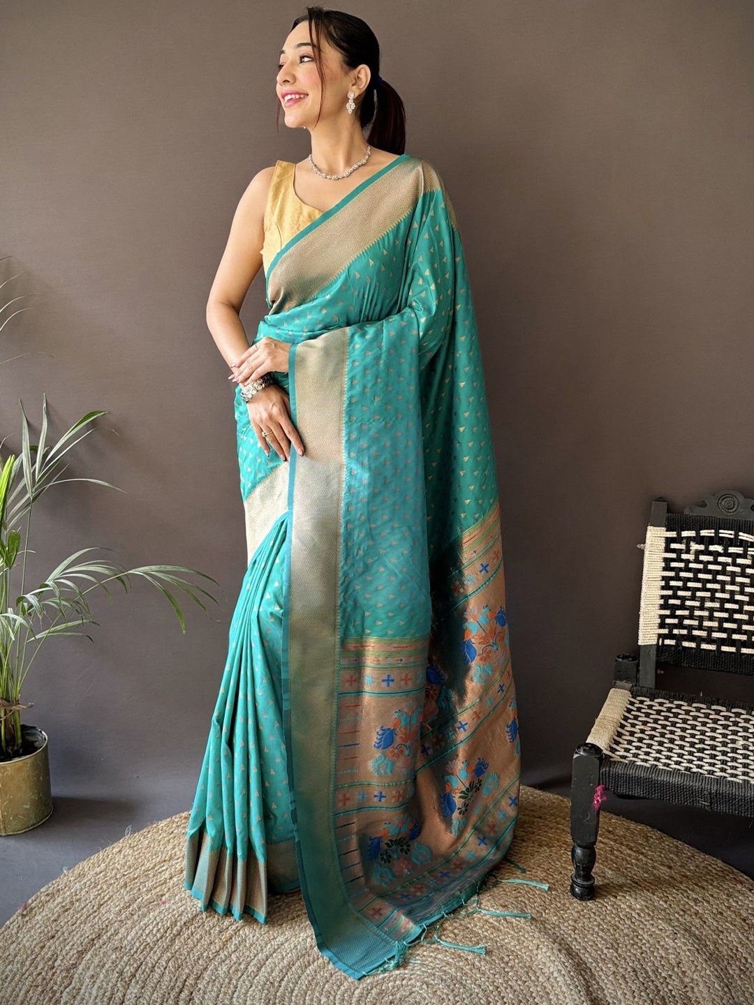 

DIVASTRI Woven Design Zari Silk Blend Paithani Saree, Blue
