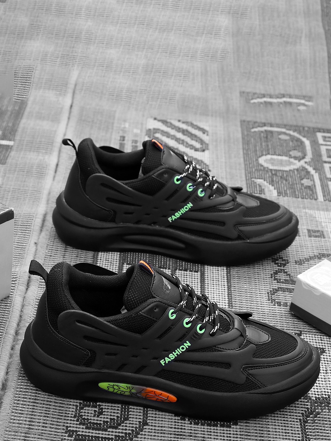 

riffway Men Woven Design Sneakers, Black