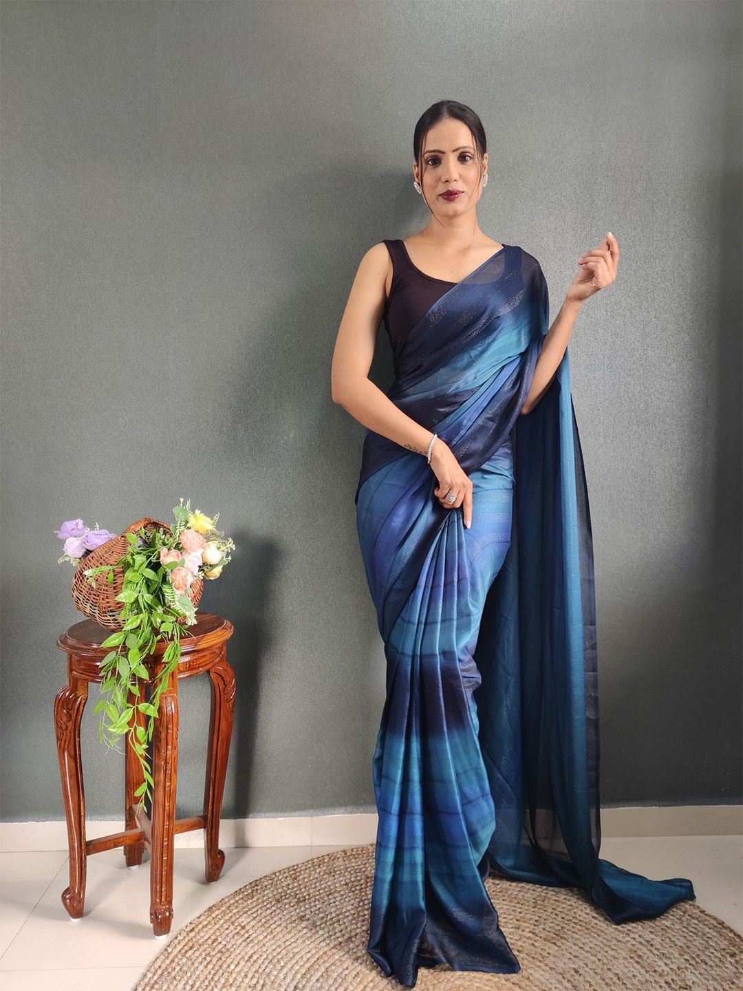 

Rangtulika Ethnics Striped Poly Georgette Ready to Wear Saree, Blue