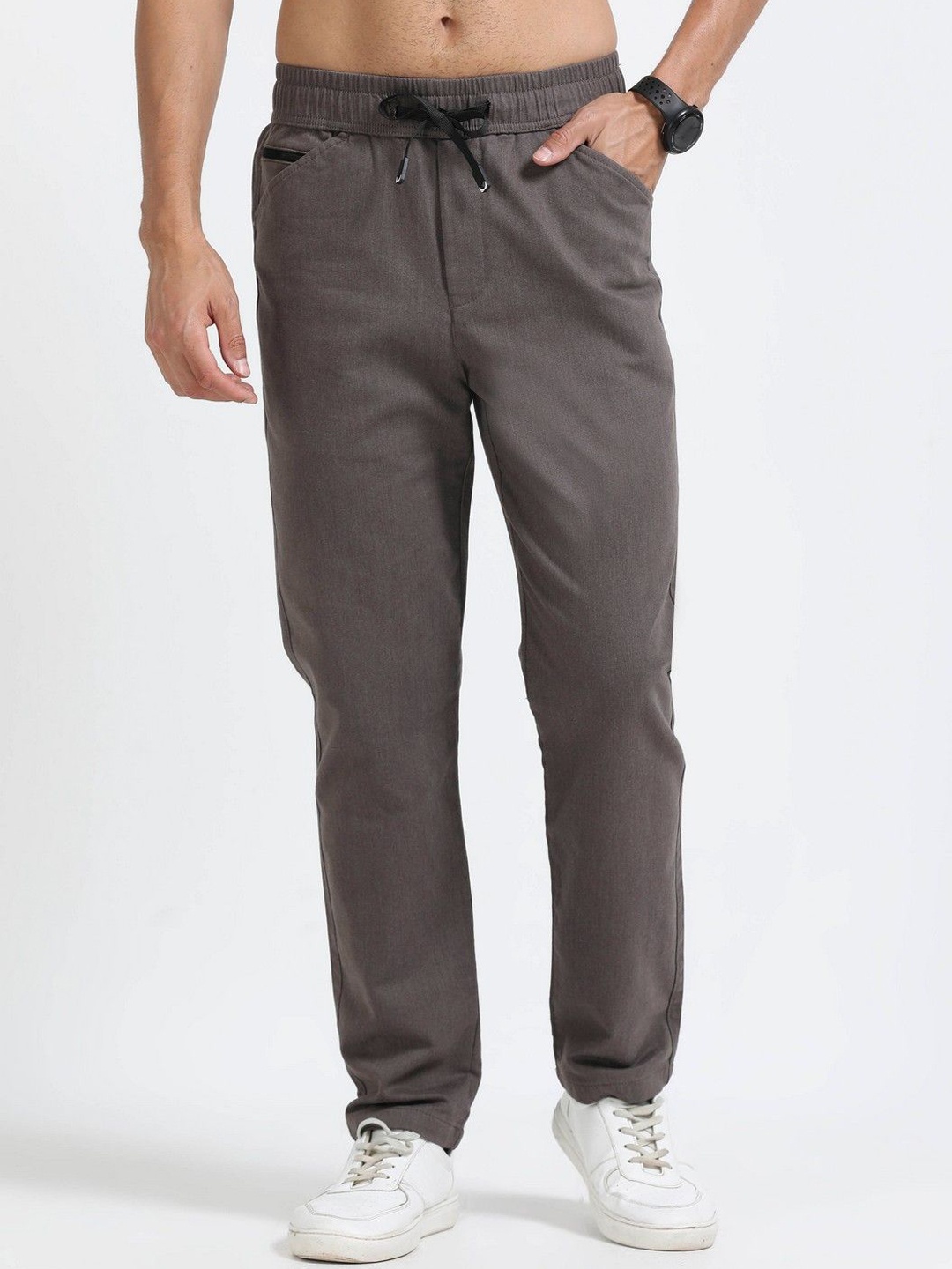 

THE BEETEL HOUSE Men Relaxed Airport Traveller Regular Trousers, Brown