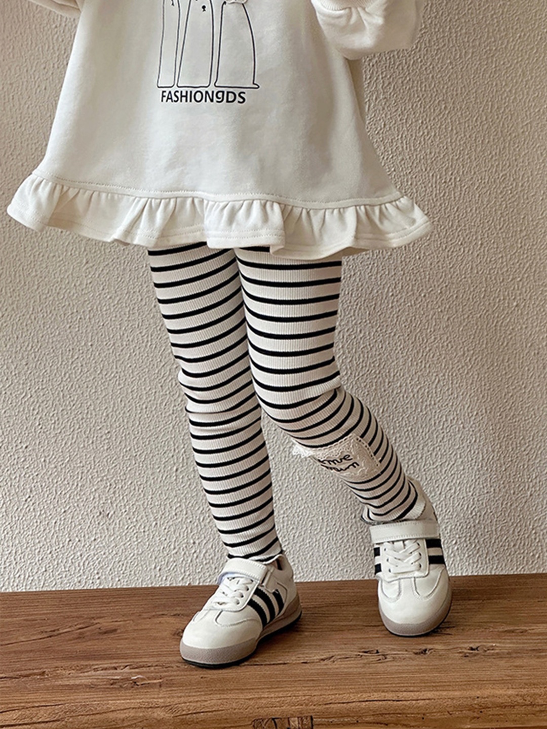 

LULU & SKY Girls Striped Ankle-Length Leggings, Black