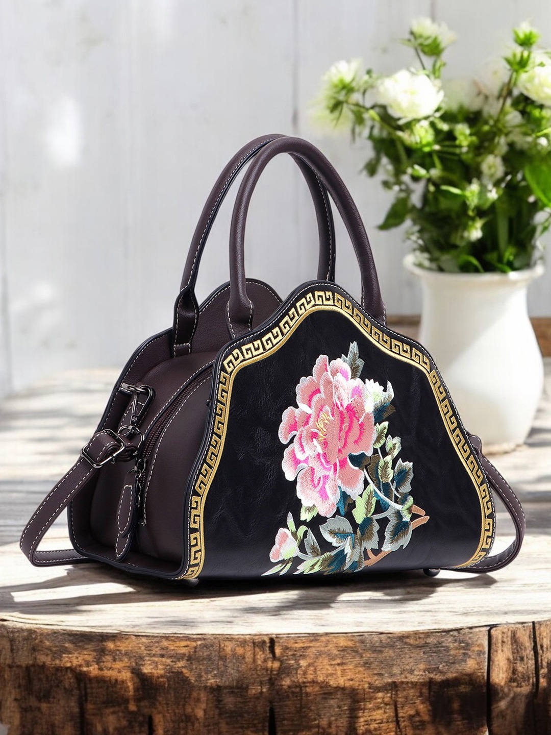 

Exotic Sling Bag, Black