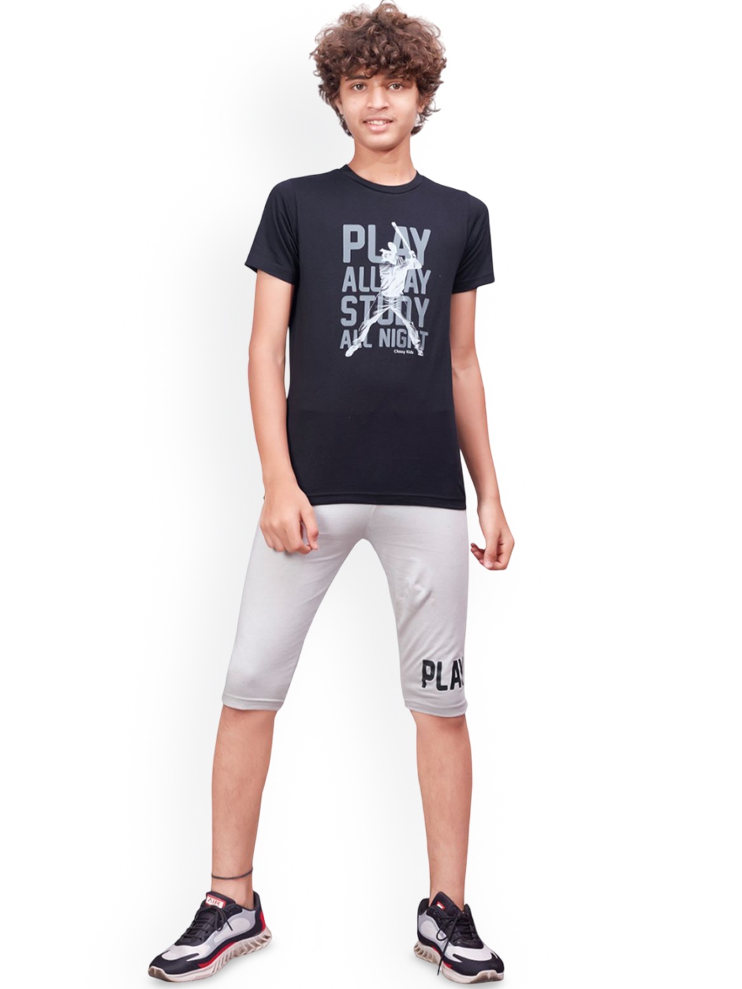 

Tee Weavers Boys Printed Pure Cotton T-Shirt & Capris Clothing Set, Black