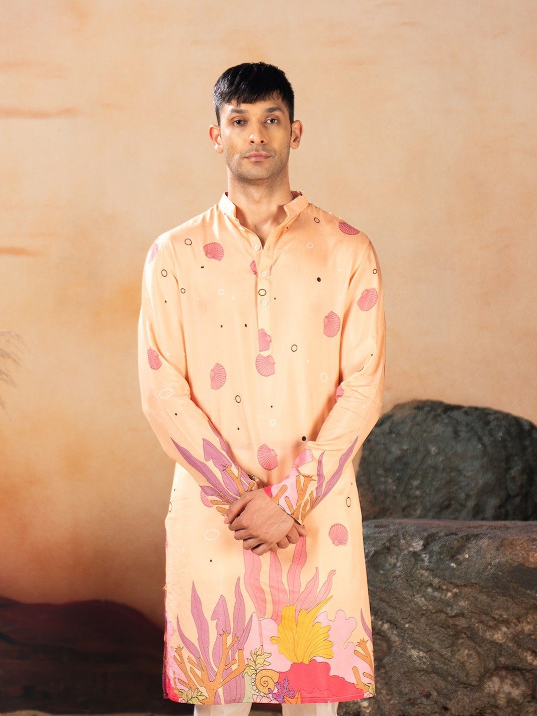 

HILO DESIGN Floral Printed Mandarin Collar Pure Silk Straight Kurta, Peach