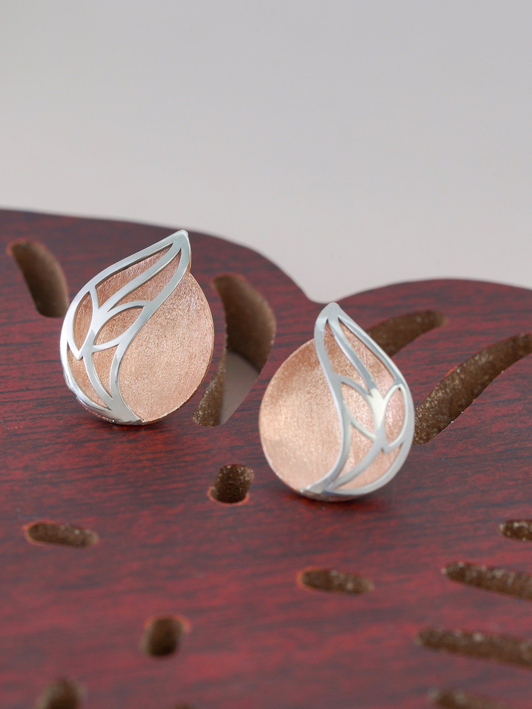 

KIORAH Sterling Silver-Plated Leaf Shaped Studs