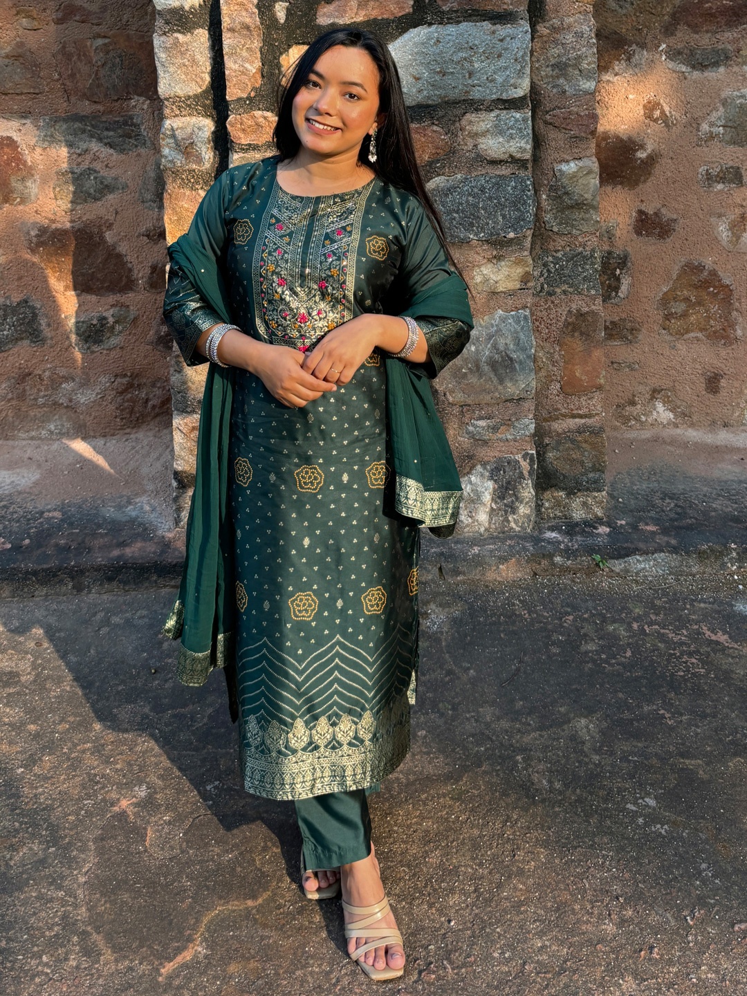 

VredeVogel Women Floral Regular Kurta with Trousers & With Dupatta, Green