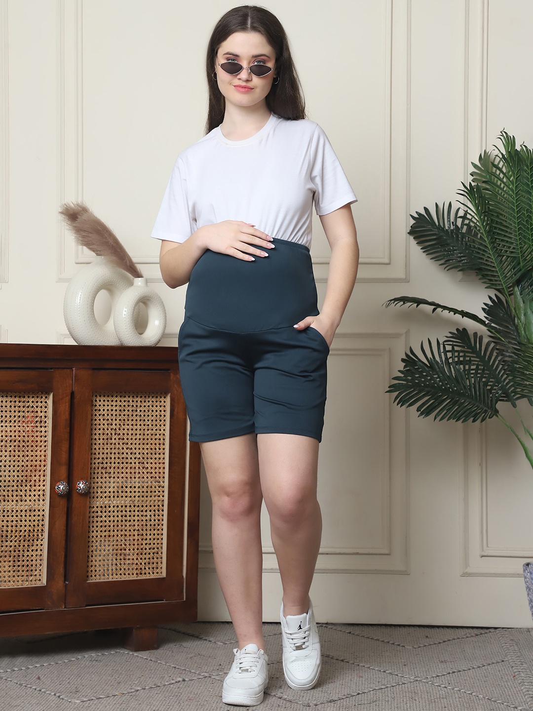 

WELL KEPT Women Loose Fit High-Rise Shorts, Teal