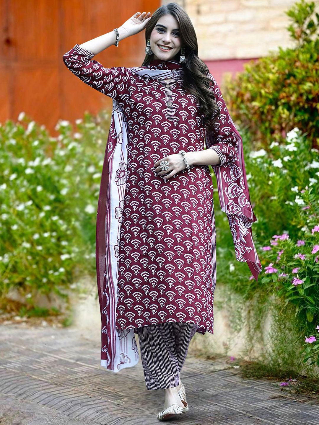 

Moda Rapido Women Ethnic Motifs Printed Regular Pure Cotton Kurta with Trousers & With Dupatta, Maroon