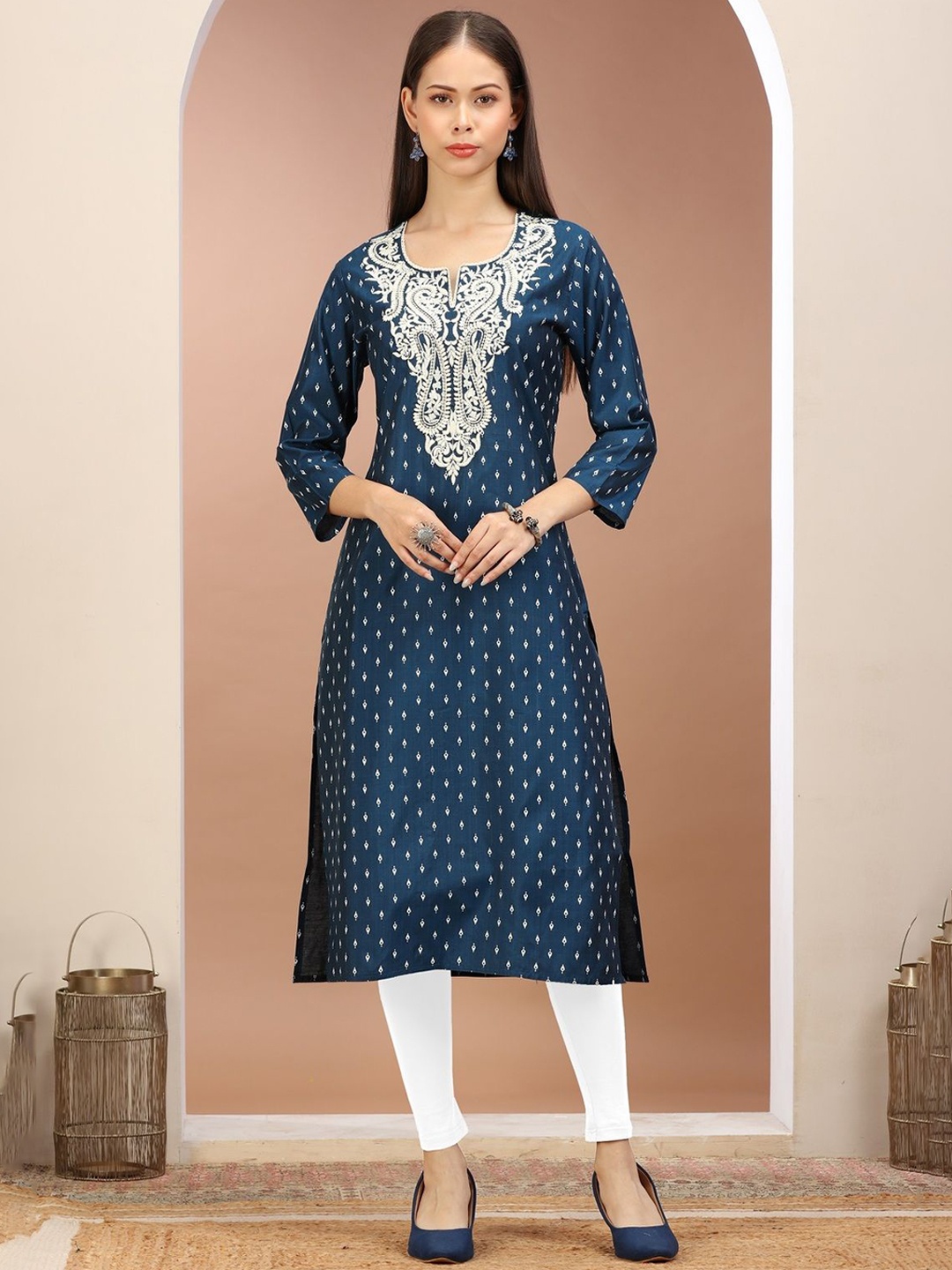 

COTTON CULTURE Floral Embroidered Round Neck Thread Work Straight Kurta, Blue