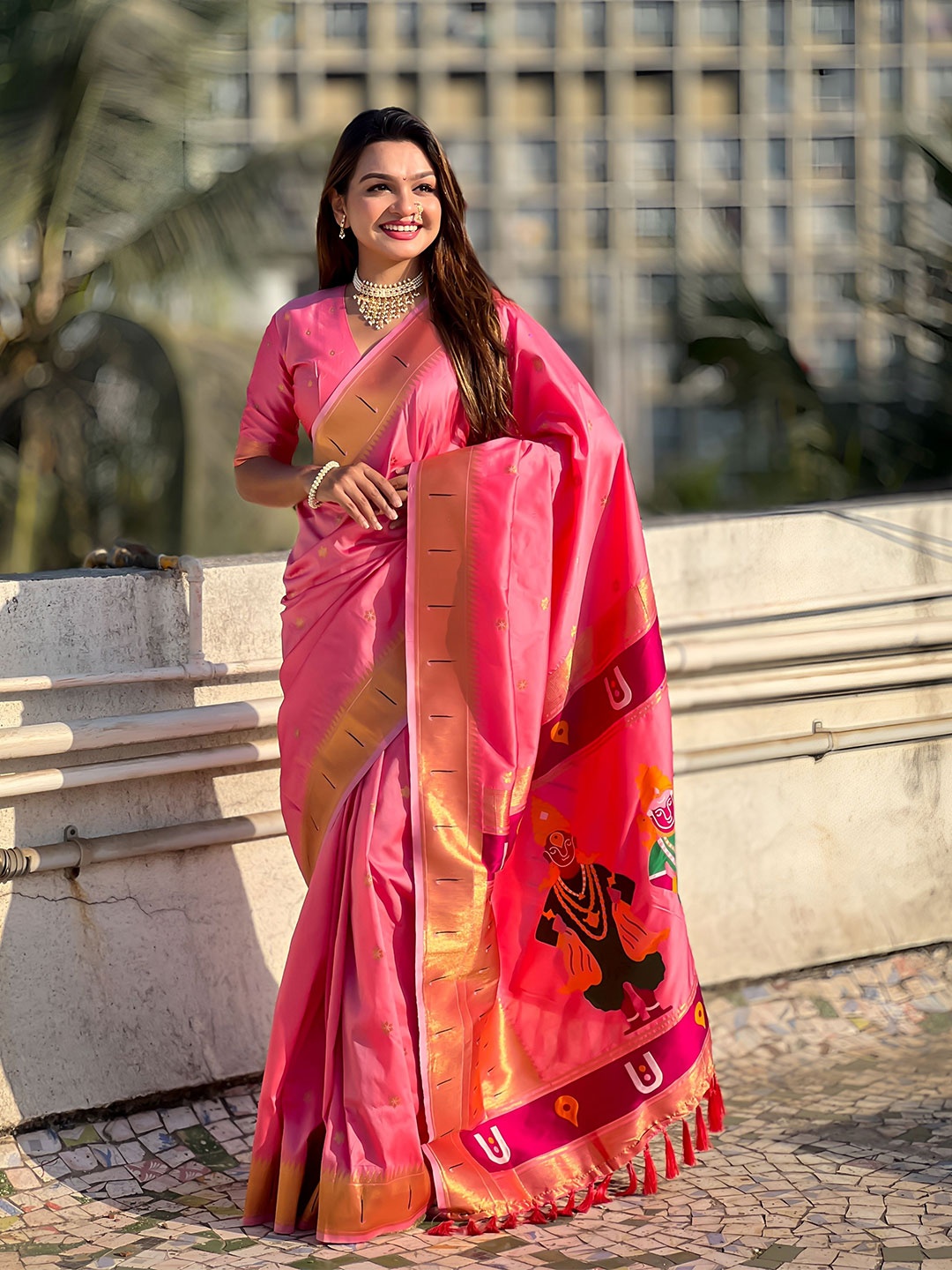 

Vintro Woven Design Silk Blend Saree, Pink