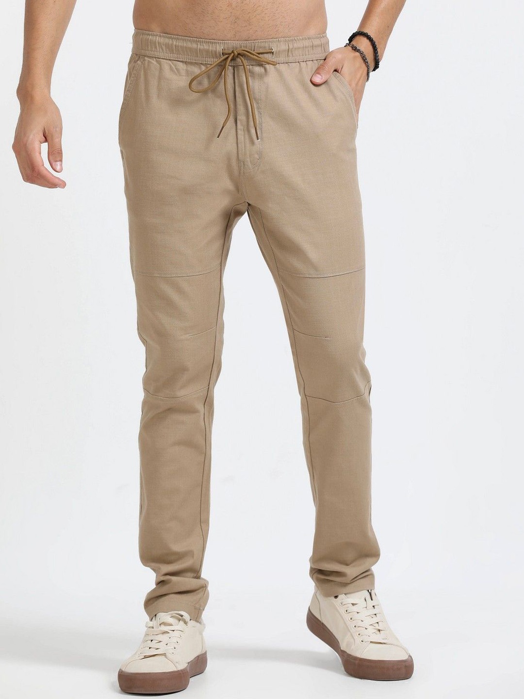 

THE BEETEL HOUSE Men Relaxed Linen Traveller Trousers, Camel brown