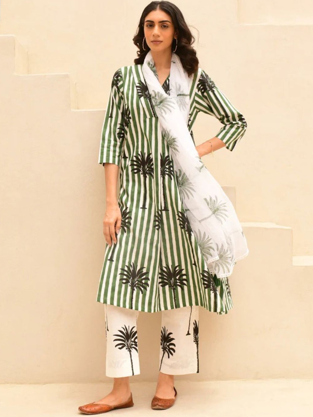 

all about you Women Printed Regular Kurta with Trousers & With Dupatta, Green