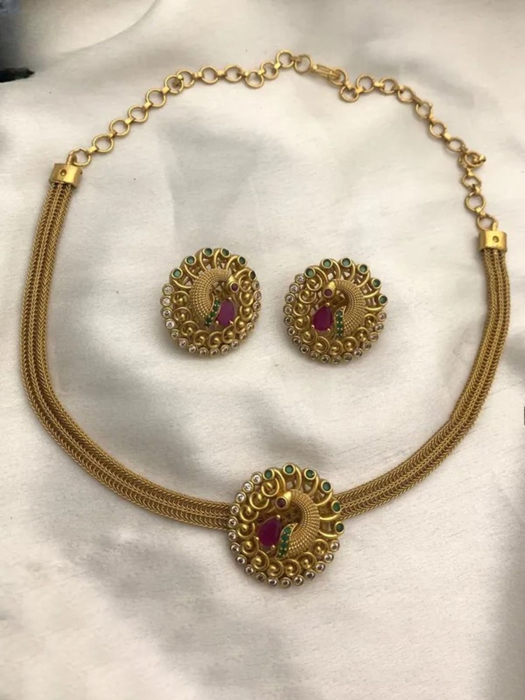 

ROFARWORD Gold-Plated Artificial Stones Studded Traditional Jewellery Set