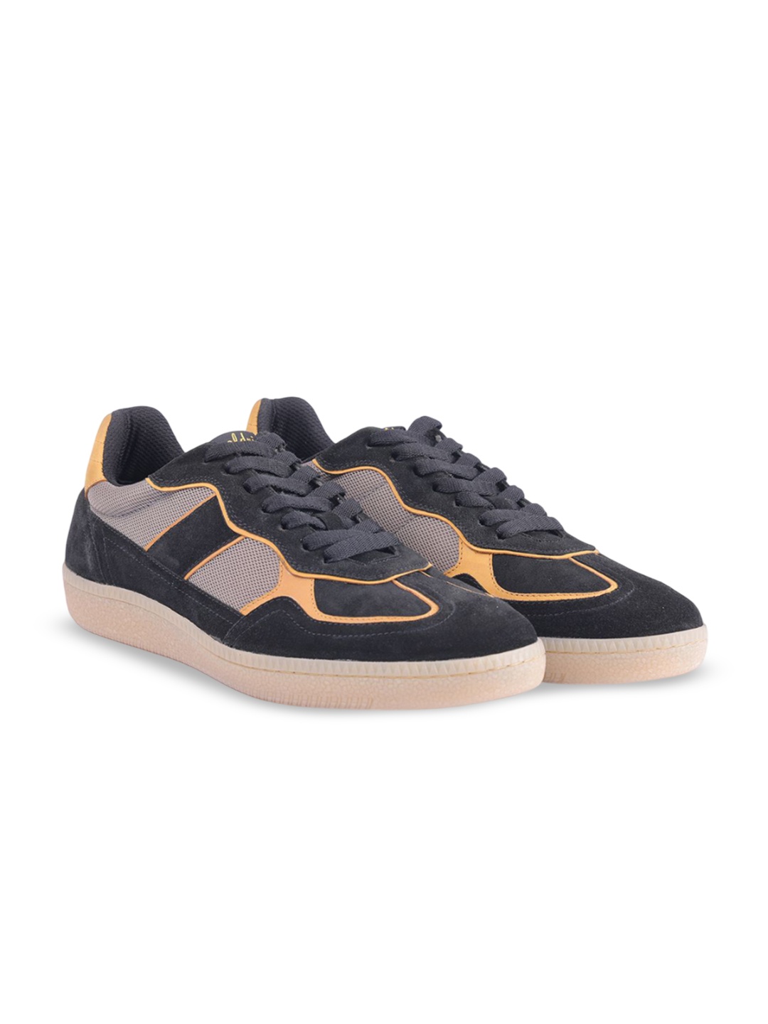 

Caldri Men Leather Sneakers, Black