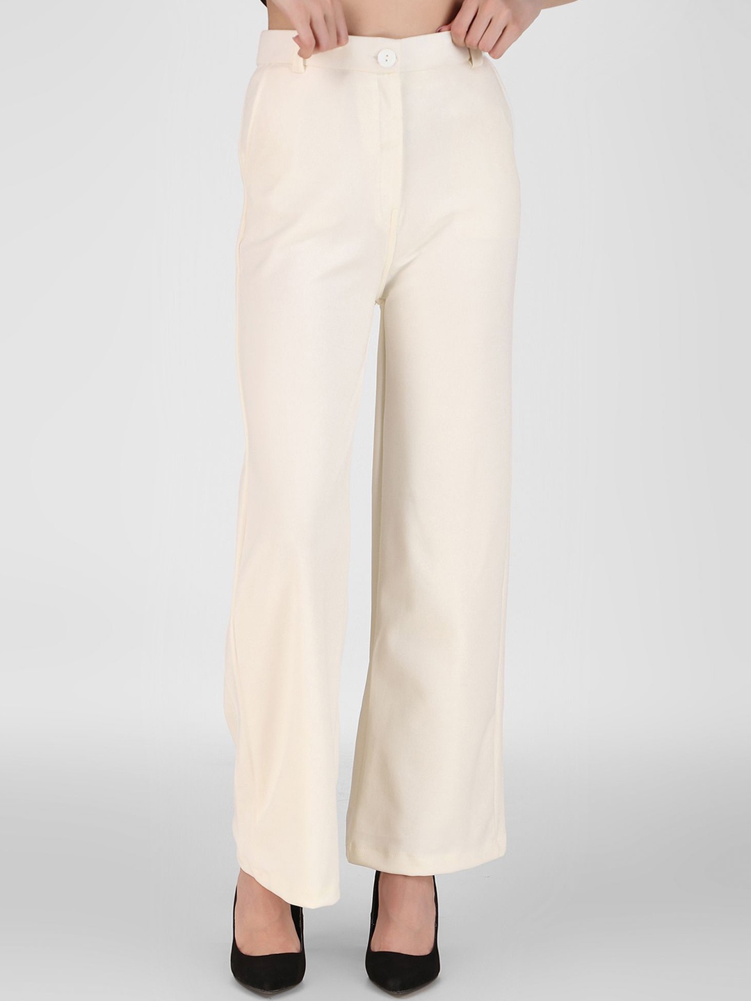 

Chemistry Women Relaxed Straight Leg Straight Fit High-Rise Trousers, Off white