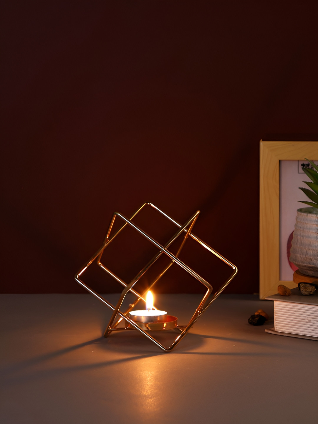 

TAYHAA Gold-Toned Candle Holder