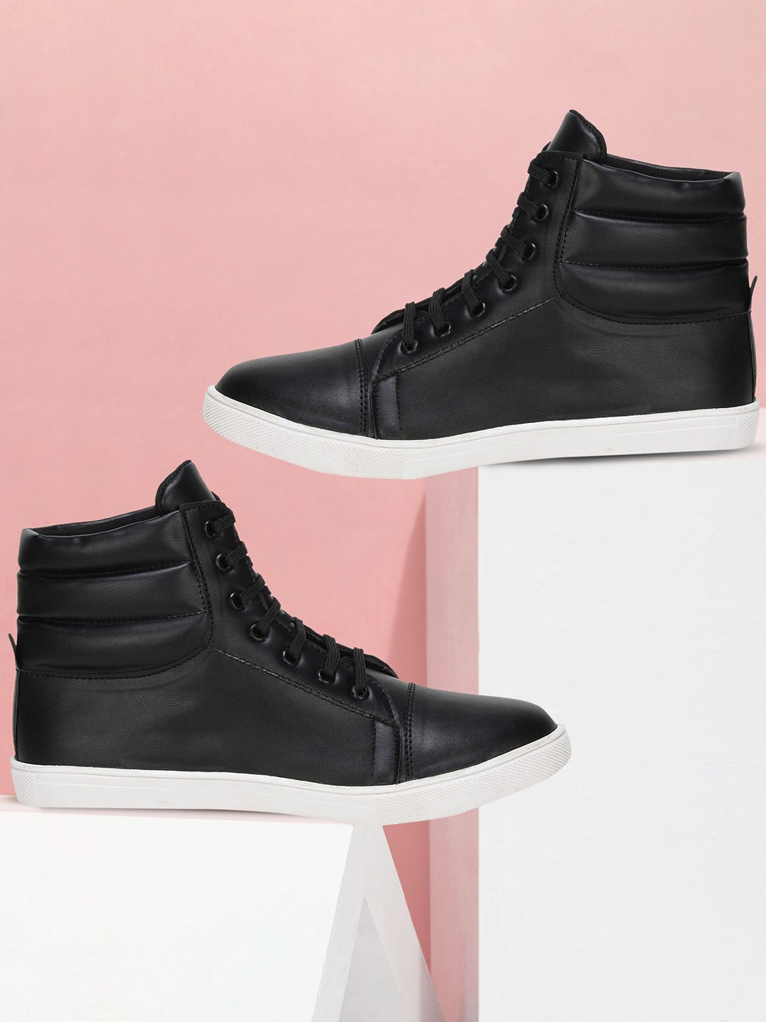

Shoe Island Men Colourblocked Sneakers, Black