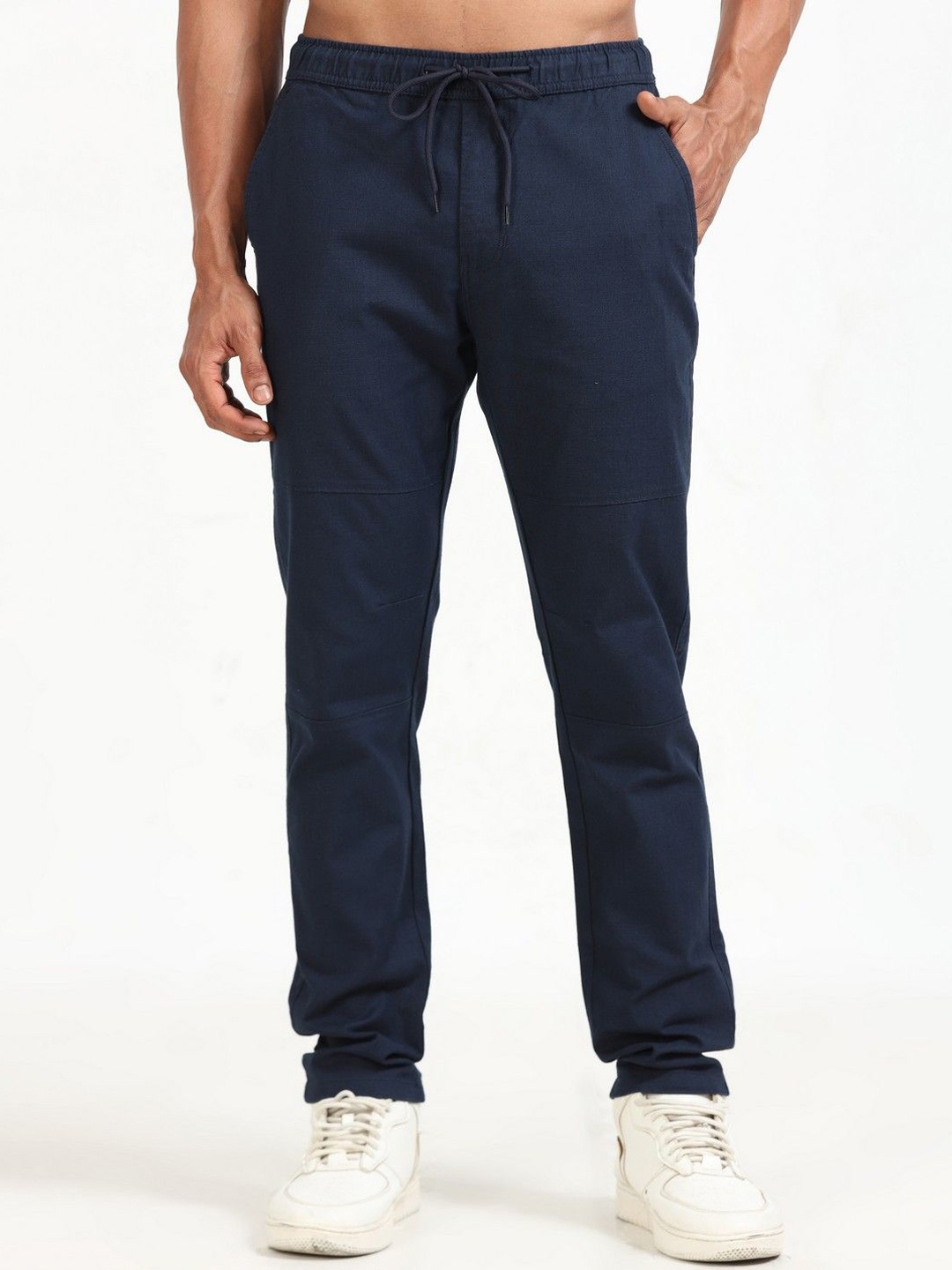 

THE BEETEL HOUSE Men Relaxed Linen Traveller Trousers, Navy blue