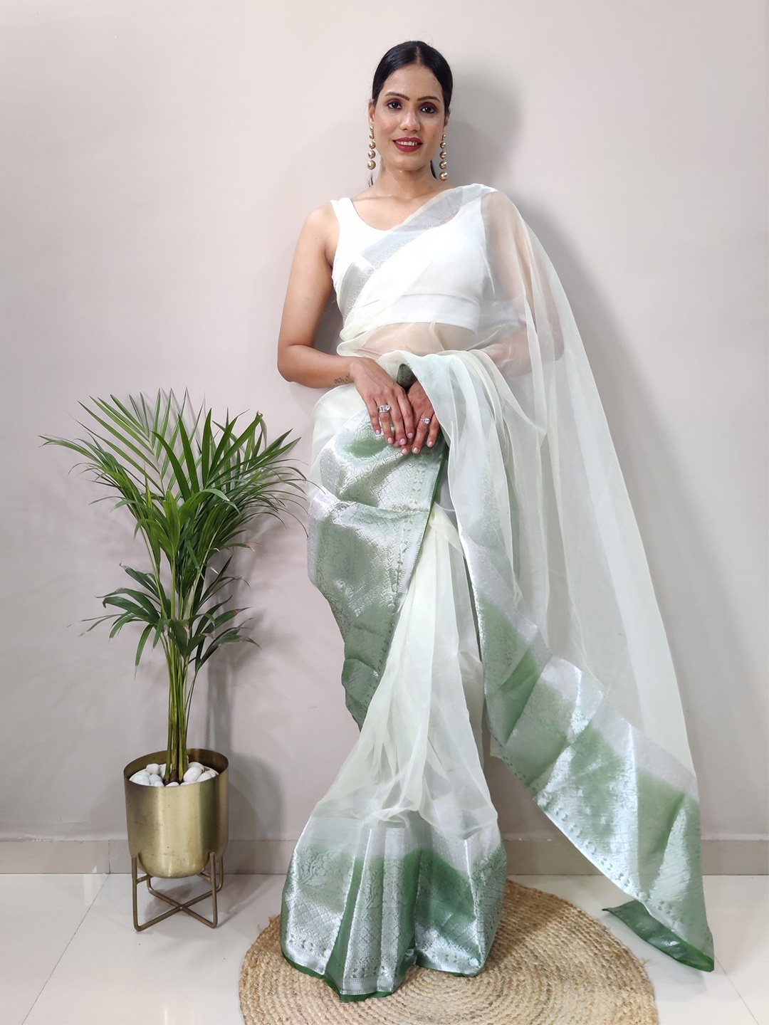 

Rangtulika Ethnics Zari Organza Saree, Green