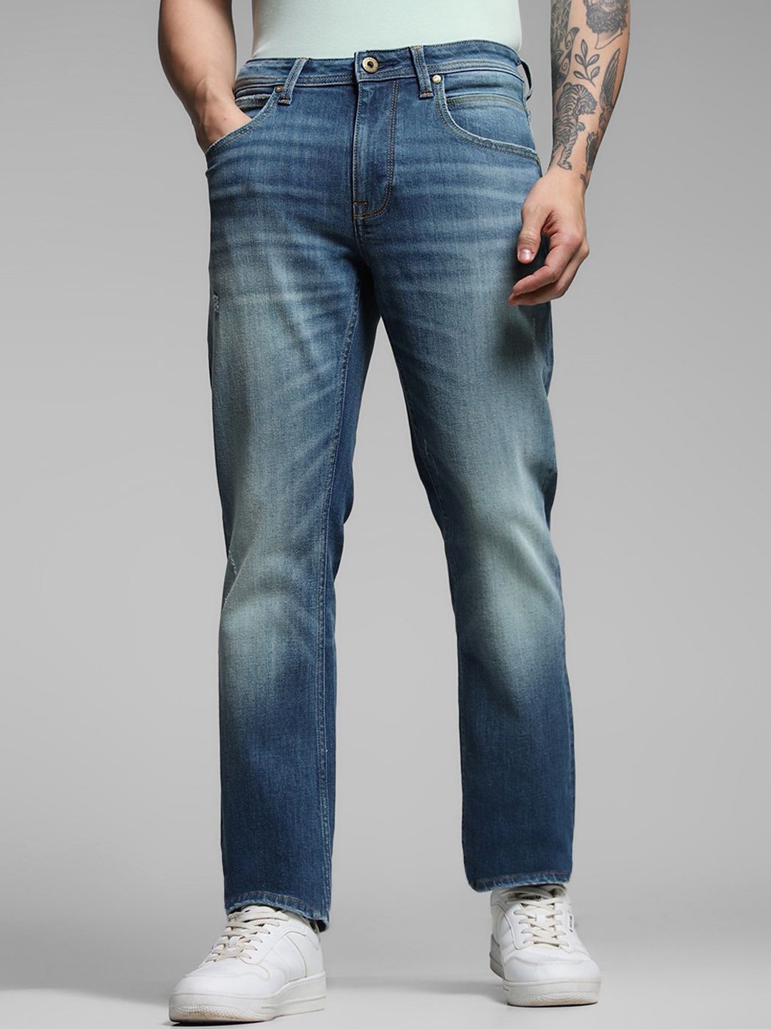 

Jack & Jones Men Clark Low-Rise Mildly Distressed Heavy Fade Stretchable Jeans, Blue