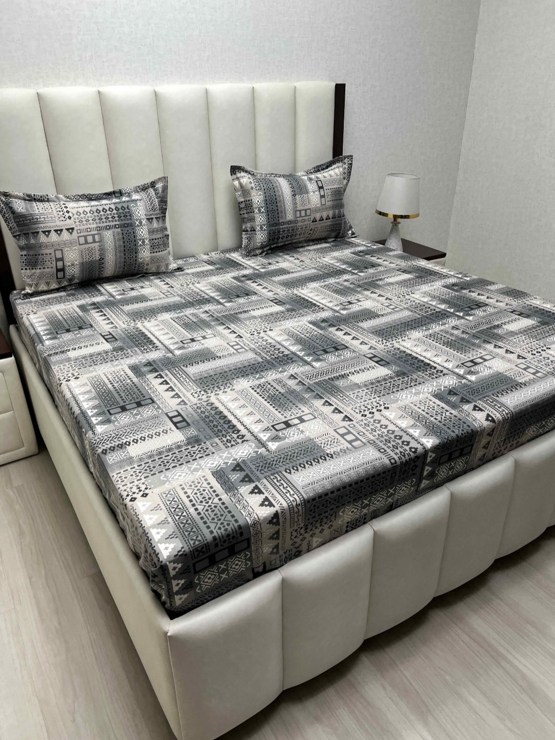 

Pure Decor Grey & Beige Geometric 180 TC King Bedsheet with 2 Pillow Covers