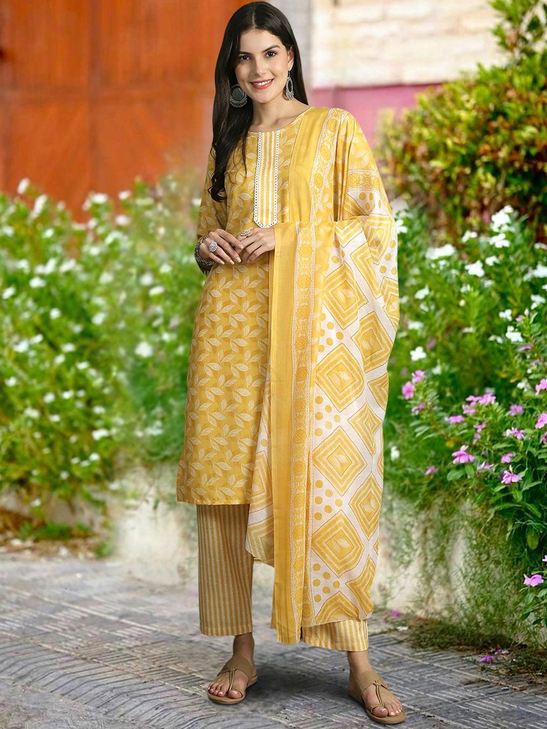 

Moda Rapido Women Ethnic Motifs Printed Regular Pure Cotton Kurta with Trousers & With Dupatta, Yellow