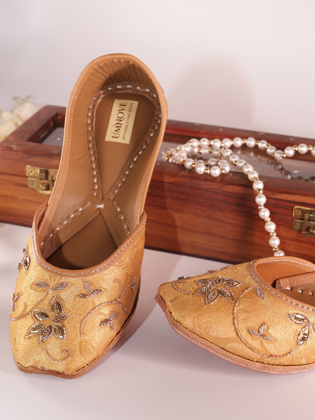 

UMNOVE Women Embellished Ethnic Mojaris with Embroidered Flats, Gold