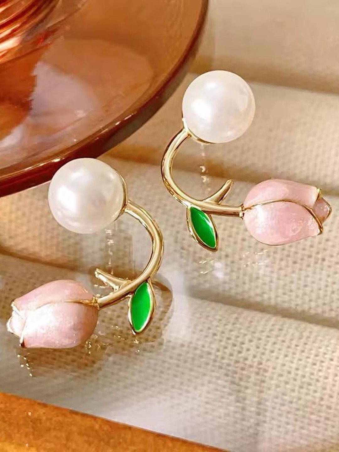 

TANLOOMS Korean Set Of 2 Gold-Plated Floral Shaped Studs